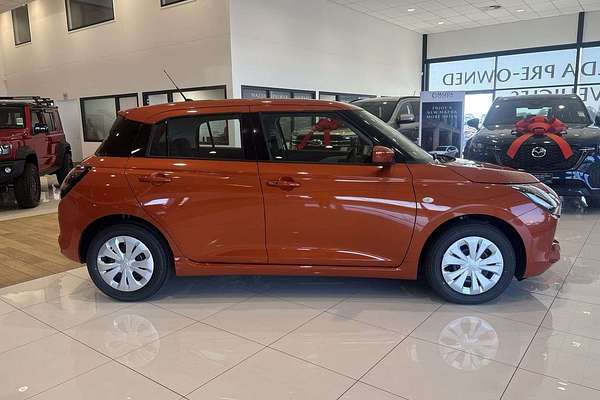 2025 Suzuki Swift Hybrid UZ