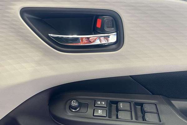 2025 Suzuki Swift Hybrid UZ