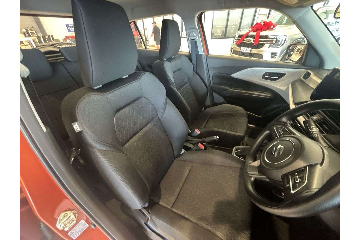 2025 Suzuki Swift Hybrid UZ