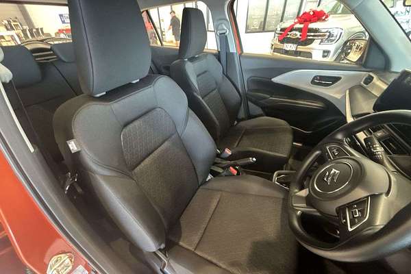 2025 Suzuki Swift Hybrid UZ