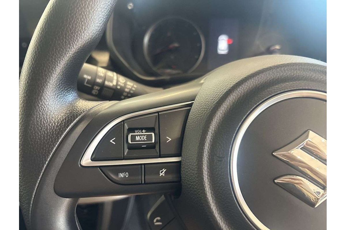 2025 Suzuki Swift Hybrid UZ