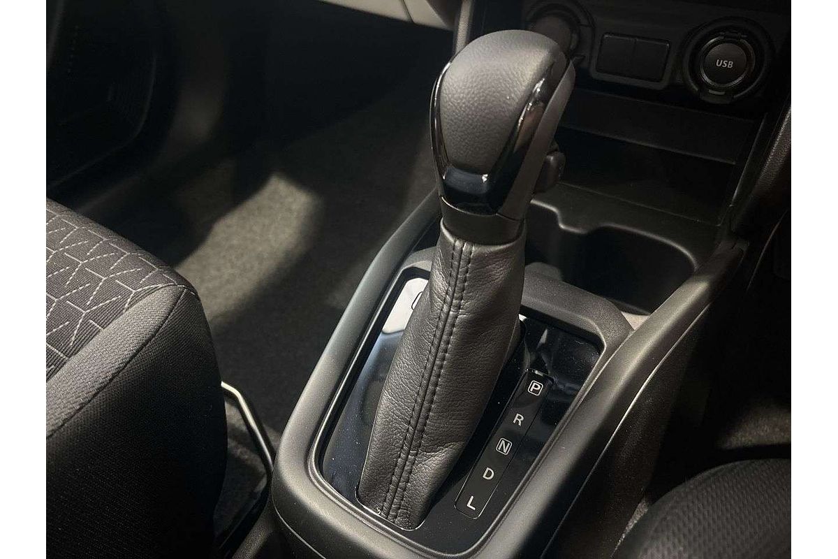 2025 Suzuki Swift Hybrid UZ