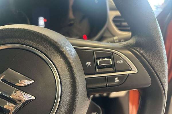 2025 Suzuki Swift Hybrid UZ