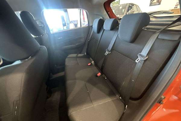 2025 Suzuki Swift Hybrid UZ