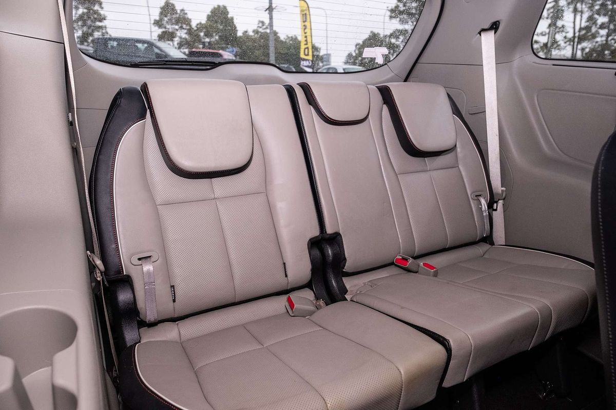 2019 Kia Carnival Platinum YP