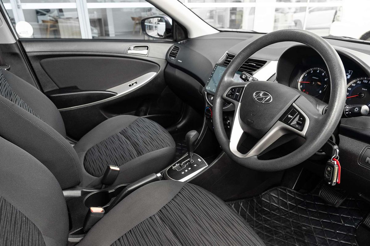 2014 Hyundai Accent Active RB2