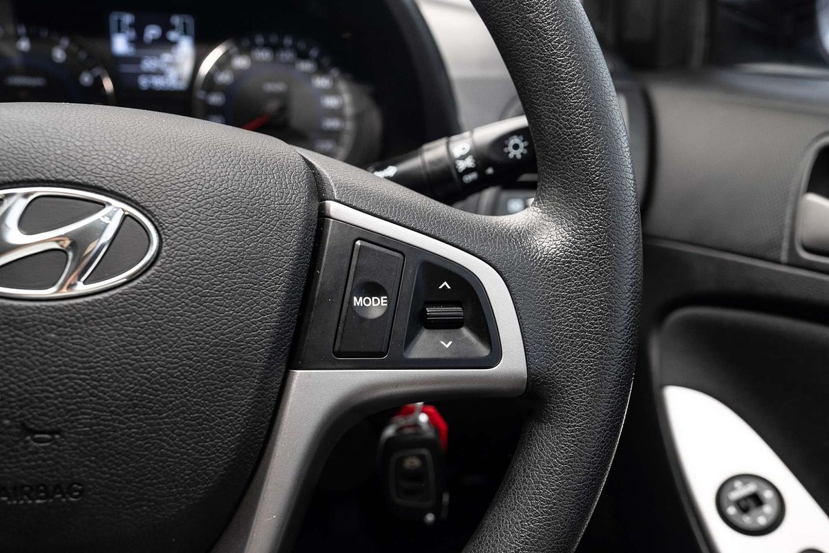 2014 Hyundai Accent Active RB2