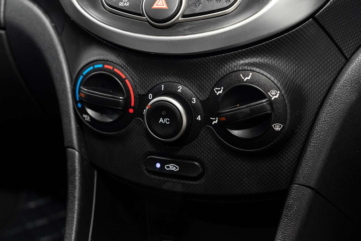 2014 Hyundai Accent Active RB2