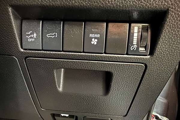 2024 Isuzu MU-X LS-T