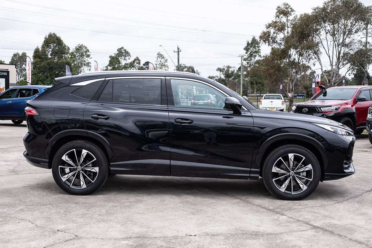 2024 MG HS Essence AS33