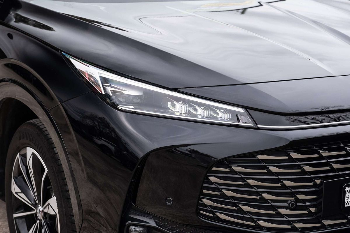 2024 MG HS Essence AS33