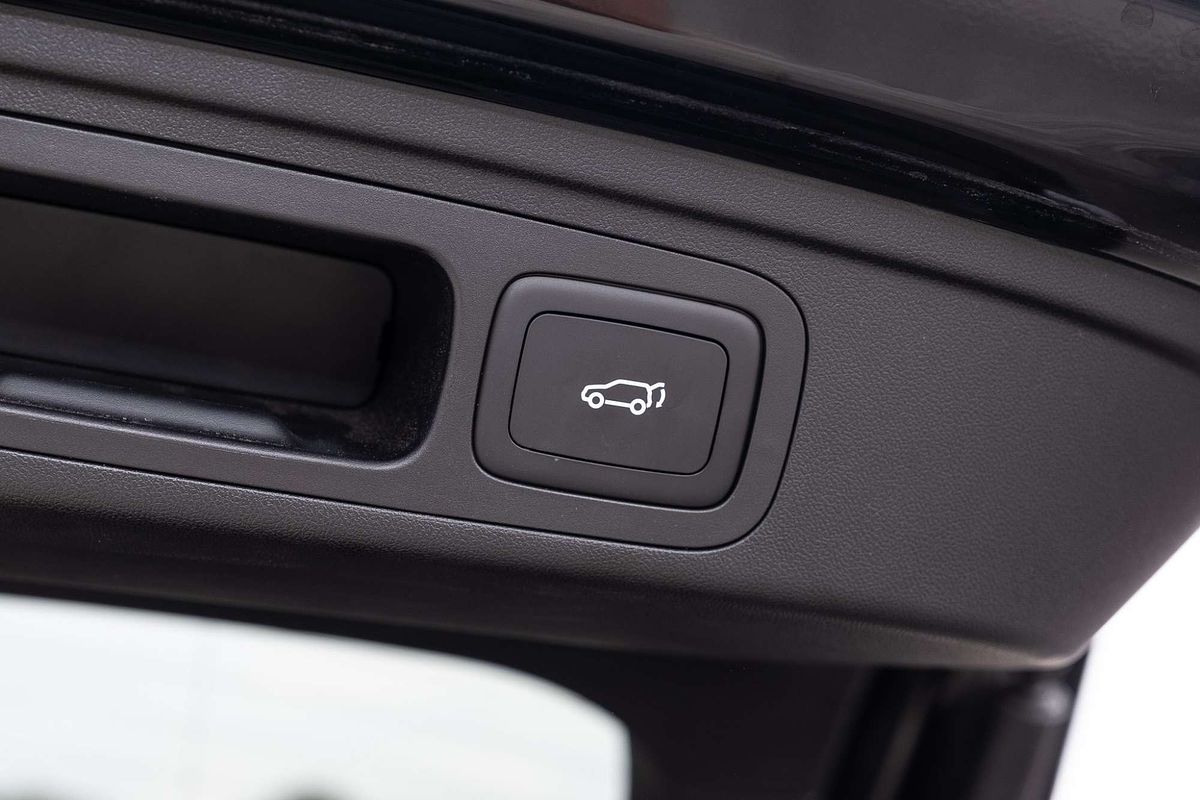 2024 MG HS Essence AS33