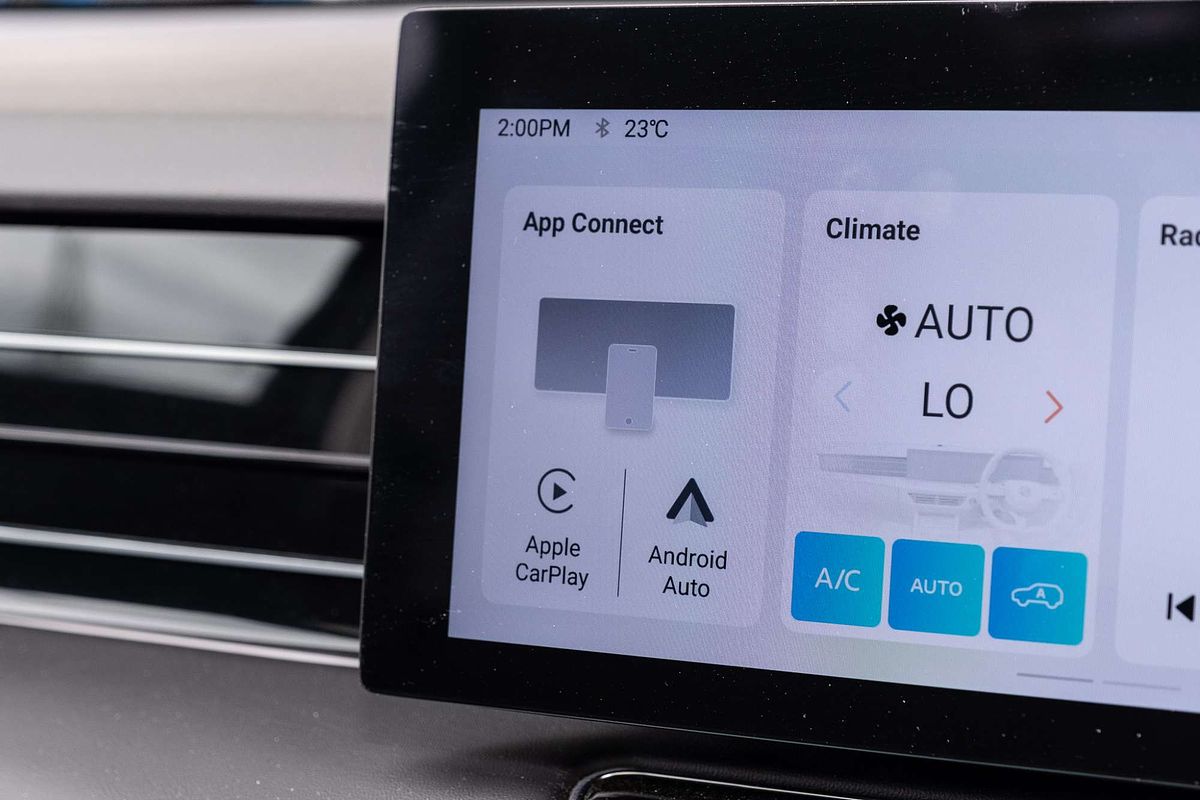 2024 MG HS Essence AS33