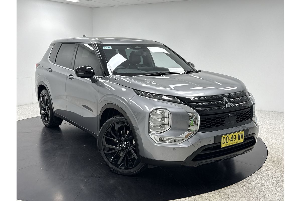 2023 Mitsubishi Outlander Black Edition ZM