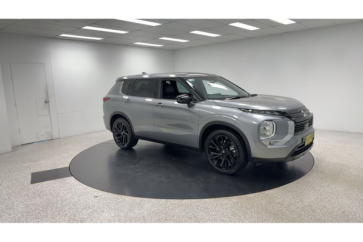 2023 Mitsubishi Outlander Black Edition ZM