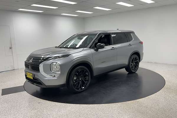 2023 Mitsubishi Outlander Black Edition ZM