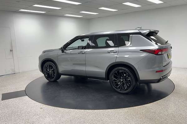 2023 Mitsubishi Outlander Black Edition ZM