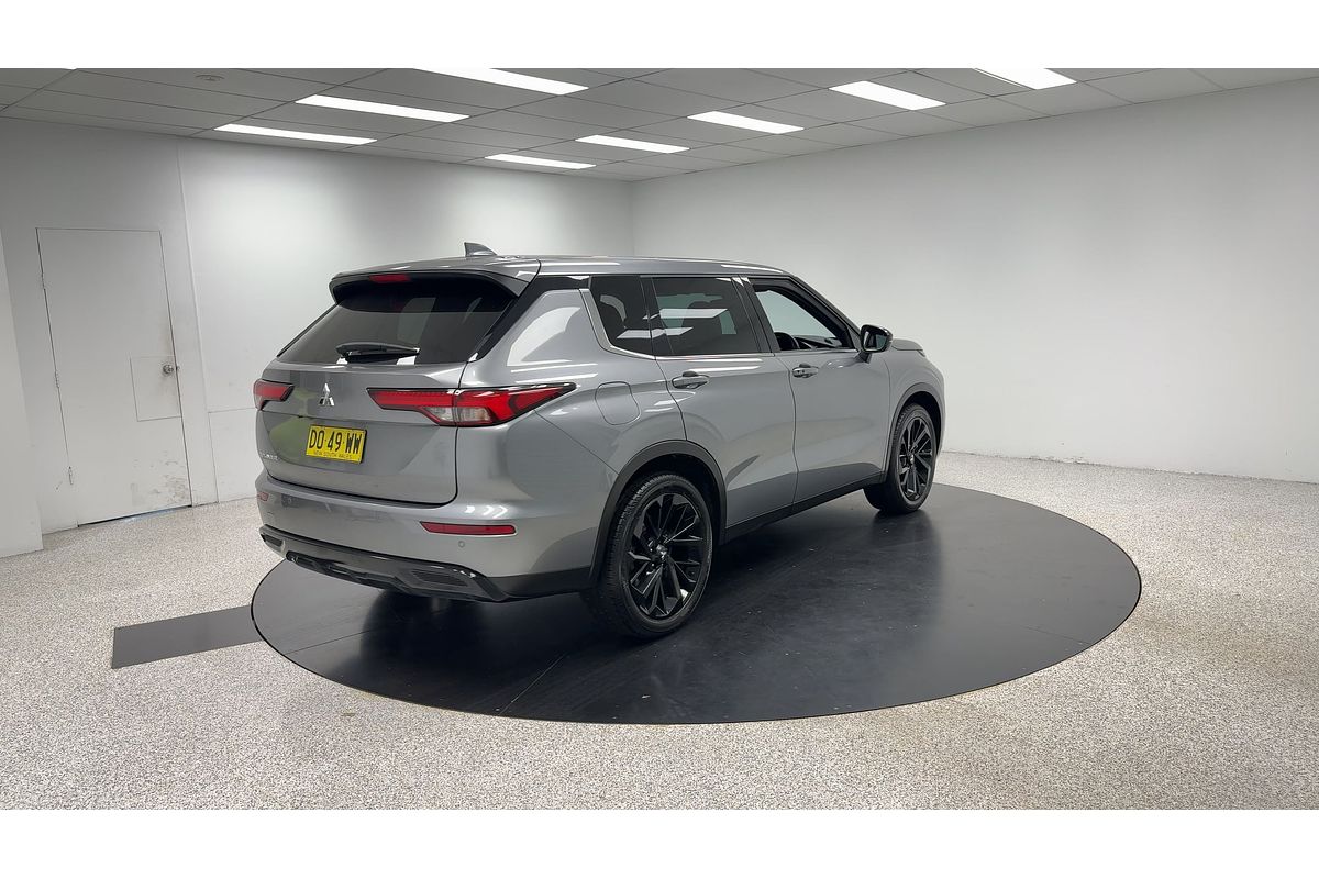 2023 Mitsubishi Outlander Black Edition ZM