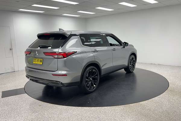 2023 Mitsubishi Outlander Black Edition ZM