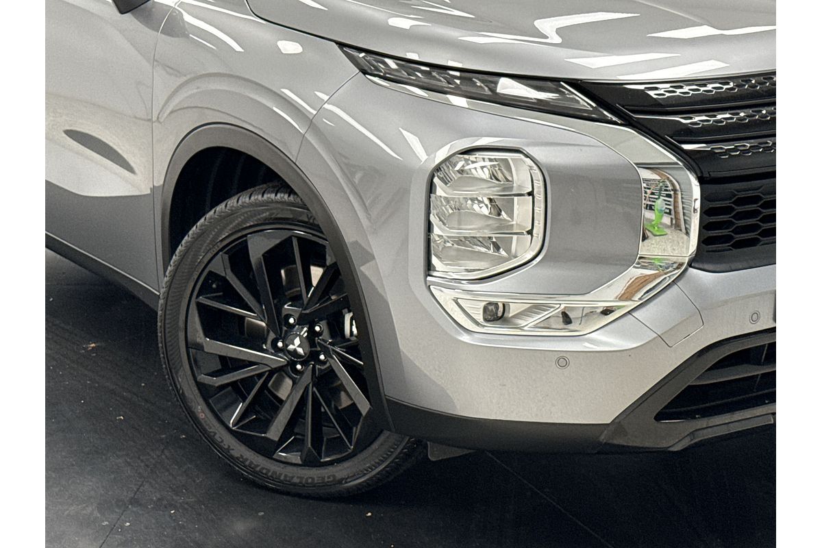 2023 Mitsubishi Outlander Black Edition ZM