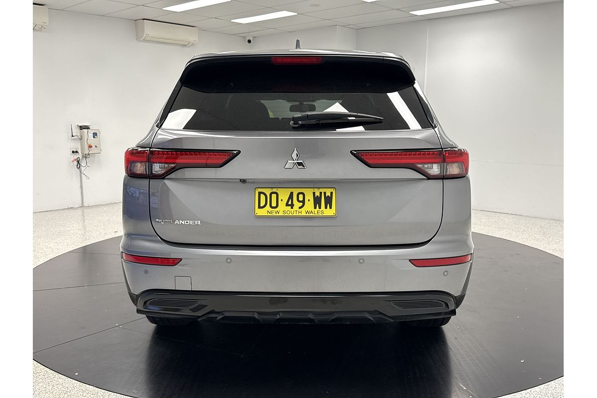 2023 Mitsubishi Outlander Black Edition ZM