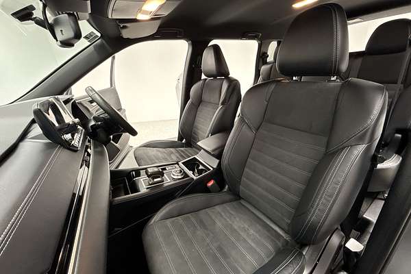 2023 Mitsubishi Outlander Black Edition ZM