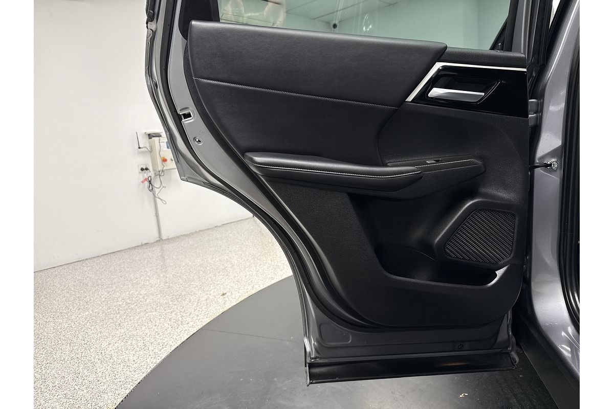 2023 Mitsubishi Outlander Black Edition ZM