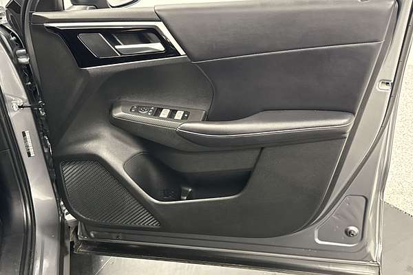 2023 Mitsubishi Outlander Black Edition ZM