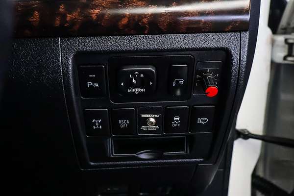 2013 Toyota Landcruiser Sahara VDJ200R