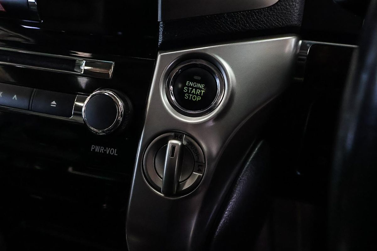 2013 Toyota Landcruiser Sahara VDJ200R
