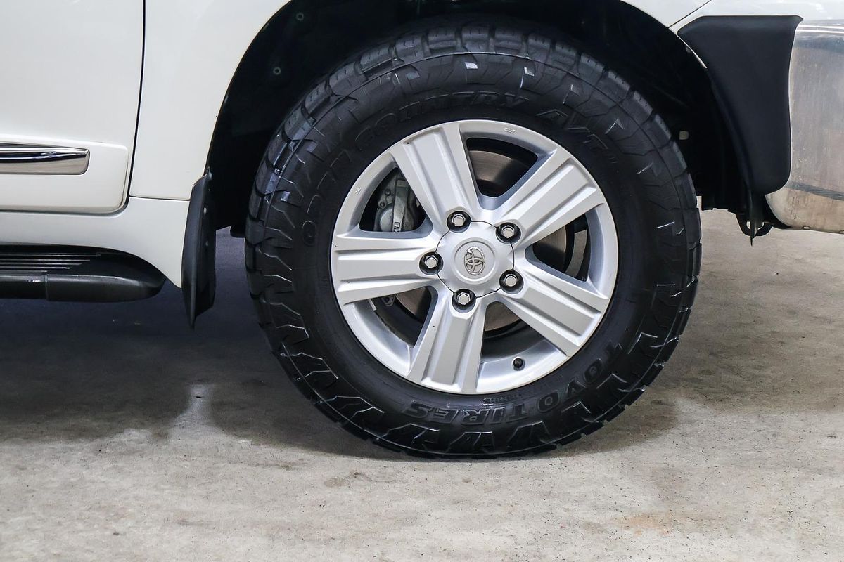 2013 Toyota Landcruiser Sahara VDJ200R
