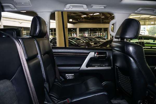 2013 Toyota Landcruiser Sahara VDJ200R