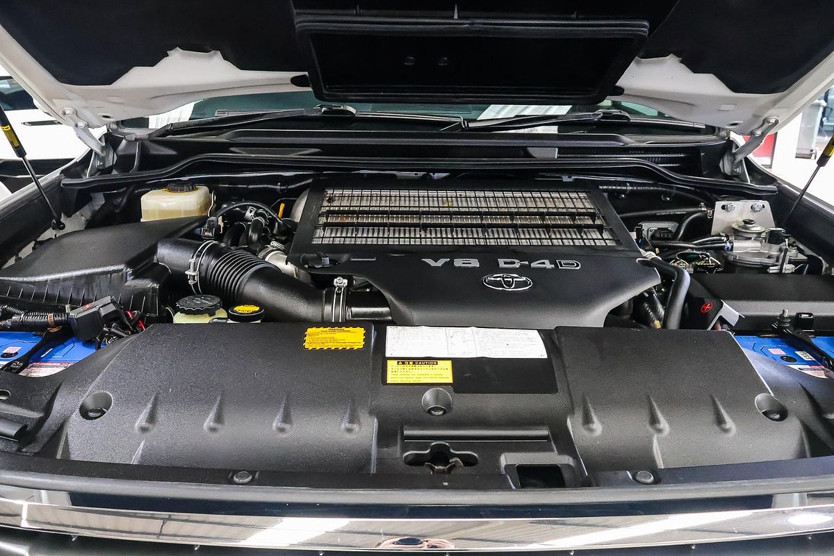 2013 Toyota Landcruiser Sahara VDJ200R