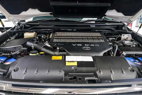 2013 Toyota Landcruiser Sahara VDJ200R
