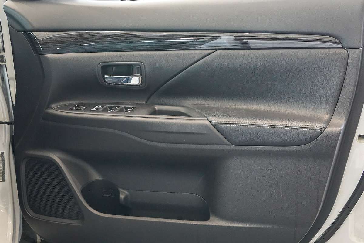 2017 Mitsubishi Outlander Exceed ZK