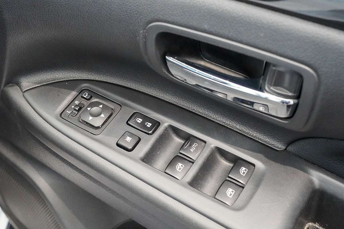 2017 Mitsubishi Outlander Exceed ZK