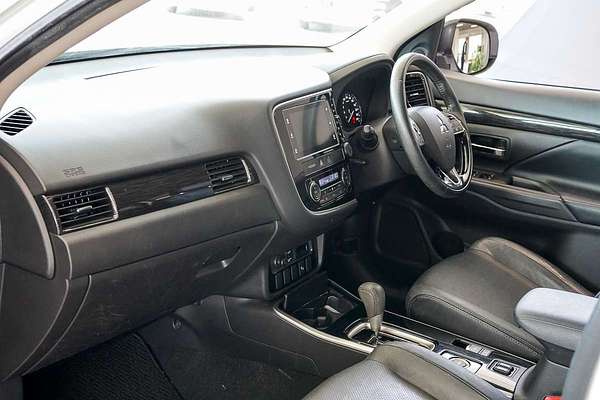 2017 Mitsubishi Outlander Exceed ZK