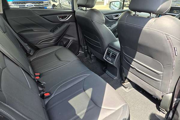 2024 Subaru Forester Hybrid S S5