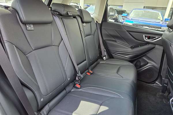 2024 Subaru Forester Hybrid S S5