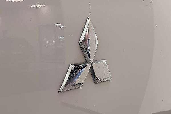 2023 Mitsubishi Triton GLS MR 4X4