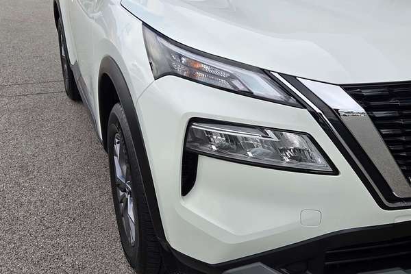 2025 Nissan X-TRAIL ST T33
