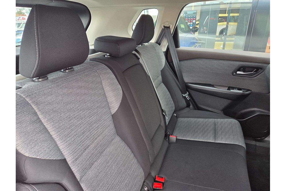 2025 Nissan X-TRAIL ST T33