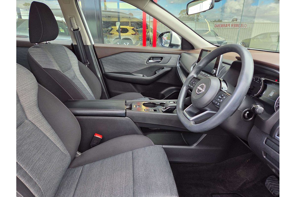 2025 Nissan X-TRAIL ST T33