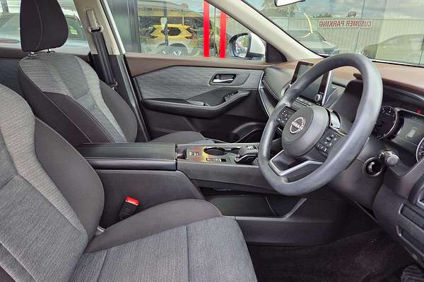 2025 Nissan X-TRAIL ST T33