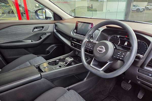 2025 Nissan X-TRAIL ST T33