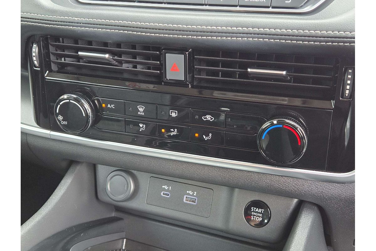 2025 Nissan X-TRAIL ST T33