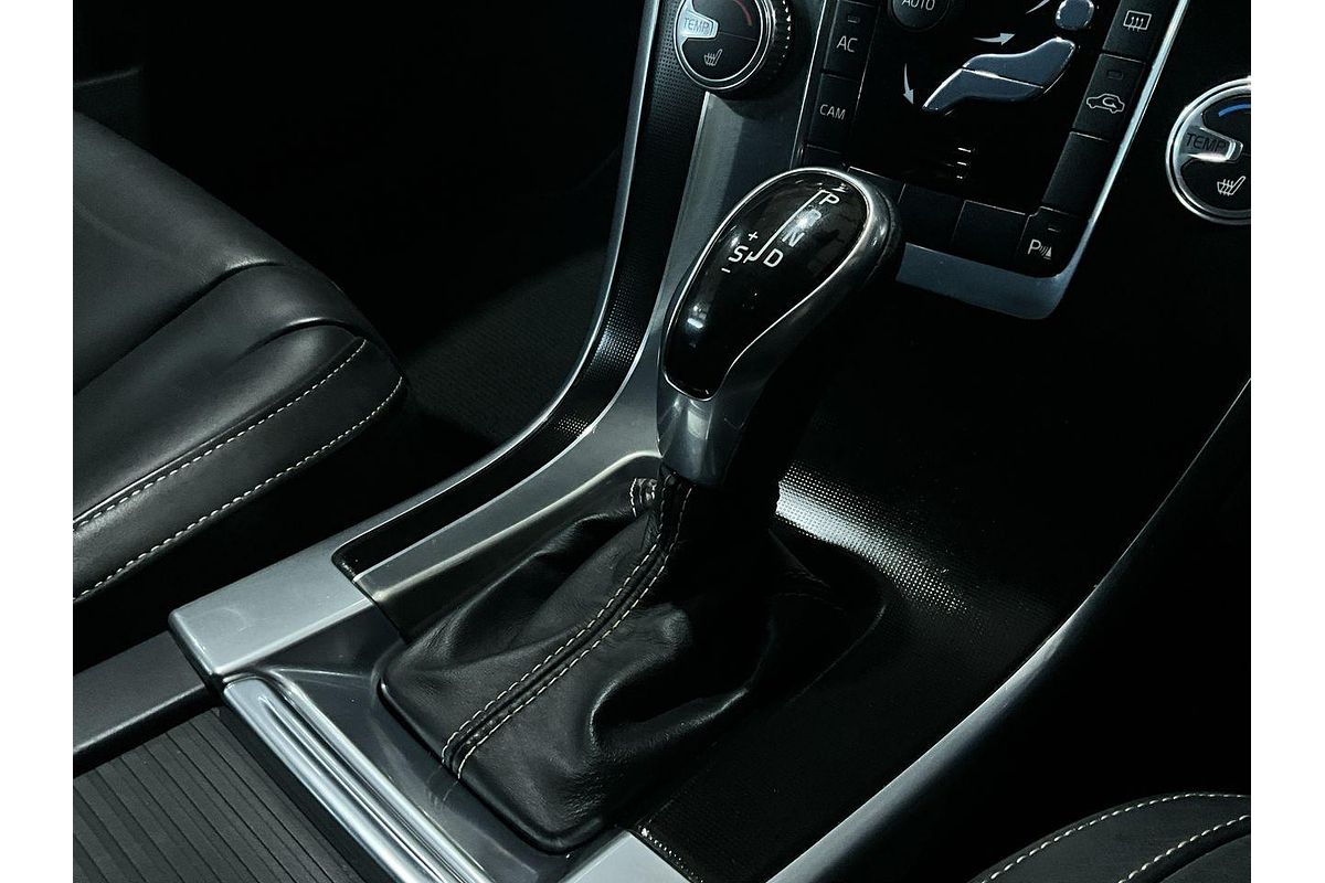 2015 Volvo XC60 D5 R-Design