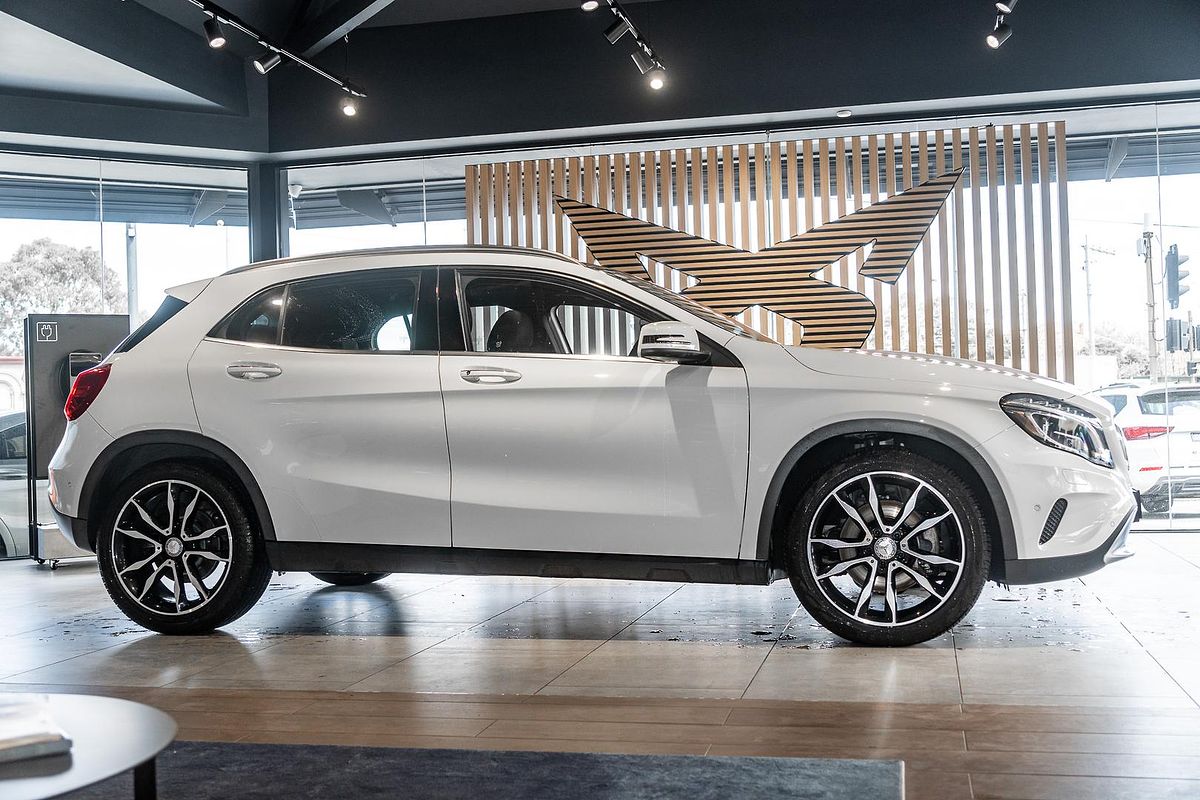 2015 Mercedes-Benz GLA-Class GLA250 X156