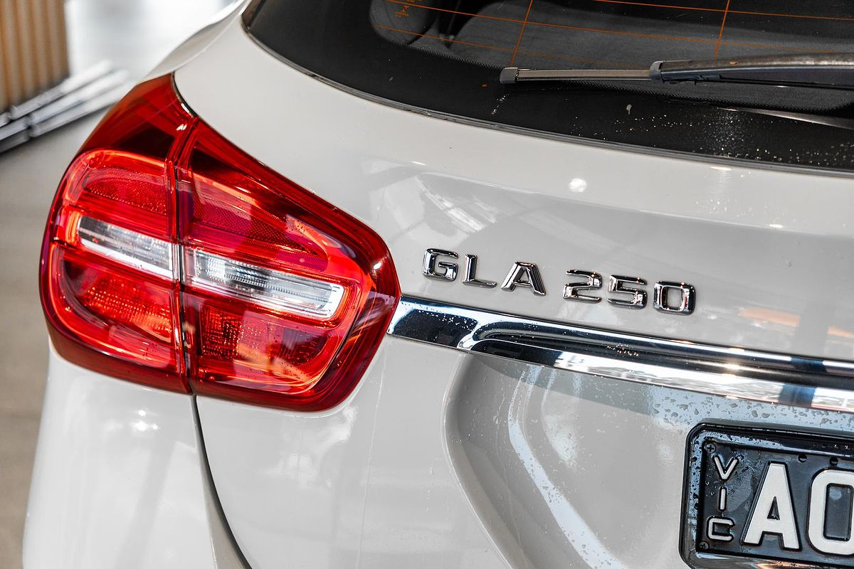 2015 Mercedes-Benz GLA-Class GLA250 X156