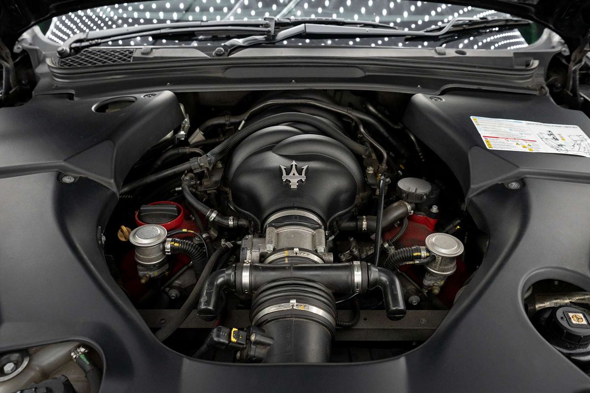 2010 Maserati GranTurismo S M145